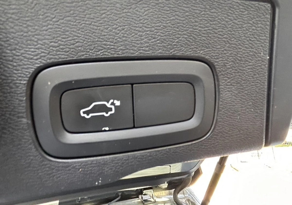Volvo XC 60 cena 94900 przebieg: 145000, rok produkcji 2018 z Zgorzelec małe 596